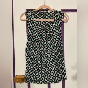 Dana Buchanan Green White & Blck Top Size M